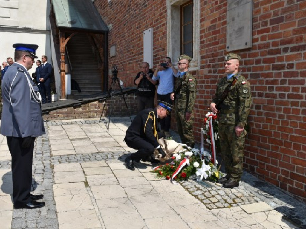 Obchody Narodowego Święta Trzeciego Maja w Sandomierzu. Modlitwa, uroczystość patriotyczna i pokazy kawaleryjskie [zdjęcia]