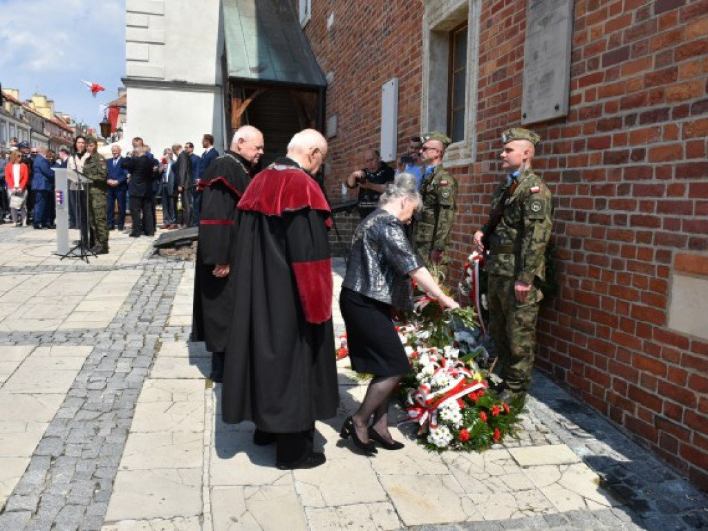 Obchody Narodowego Święta Trzeciego Maja w Sandomierzu. Modlitwa, uroczystość patriotyczna i pokazy kawaleryjskie [zdjęcia]