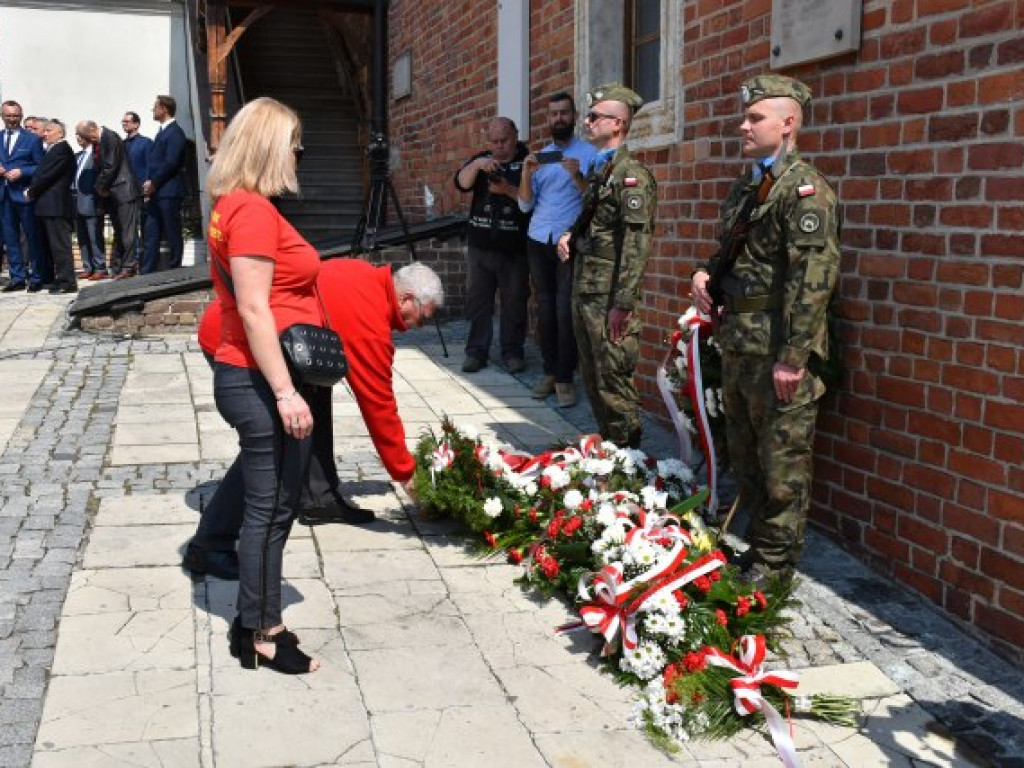 Obchody Narodowego Święta Trzeciego Maja w Sandomierzu. Modlitwa, uroczystość patriotyczna i pokazy kawaleryjskie [zdjęcia]