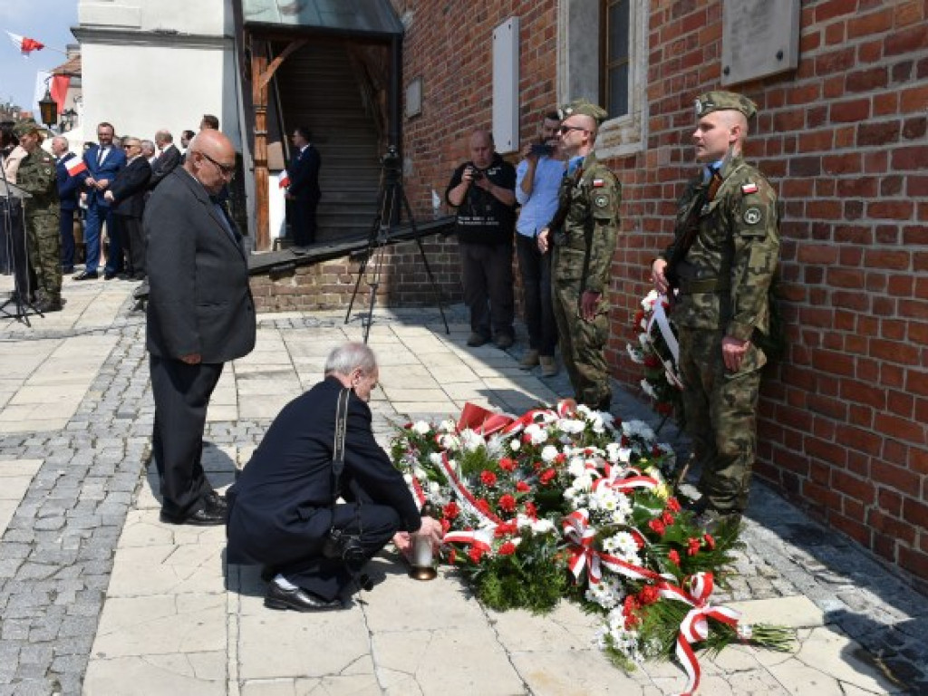 Obchody Narodowego Święta Trzeciego Maja w Sandomierzu. Modlitwa, uroczystość patriotyczna i pokazy kawaleryjskie [zdjęcia]