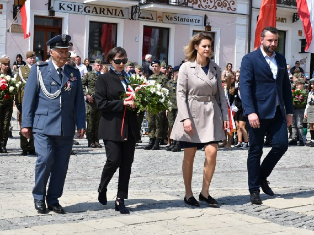 Obchody Narodowego Święta Trzeciego Maja w Sandomierzu. Modlitwa, uroczystość patriotyczna i pokazy kawaleryjskie [zdjęcia]