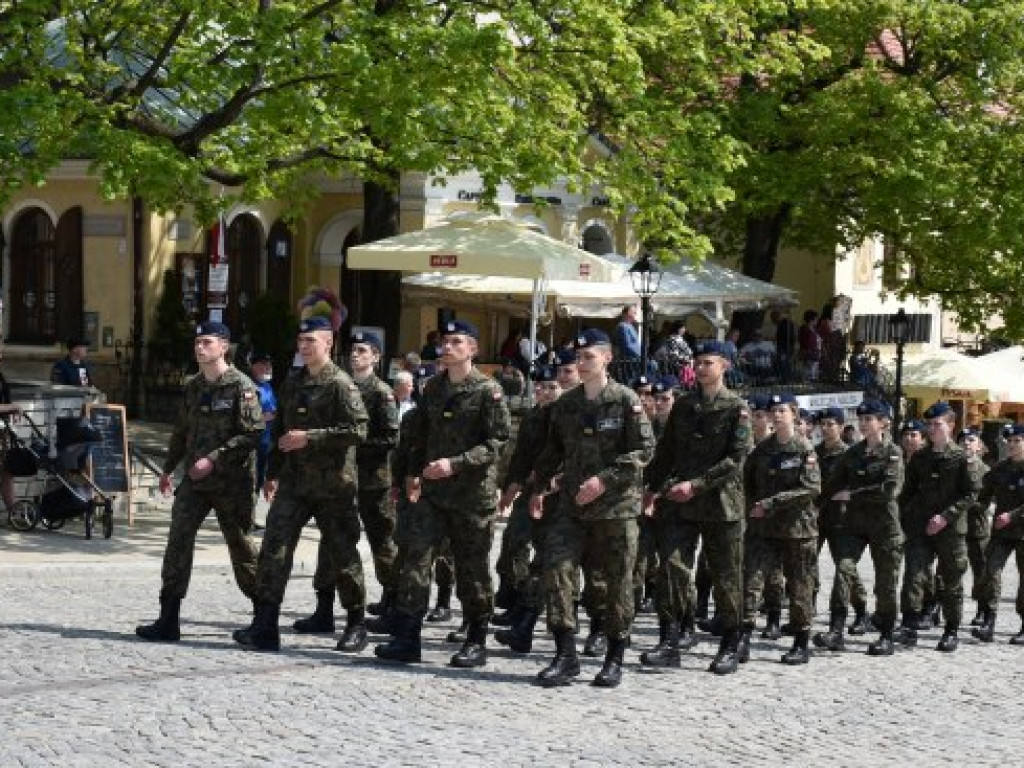 Obchody Narodowego Święta Trzeciego Maja w Sandomierzu. Modlitwa, uroczystość patriotyczna i pokazy kawaleryjskie [zdjęcia]