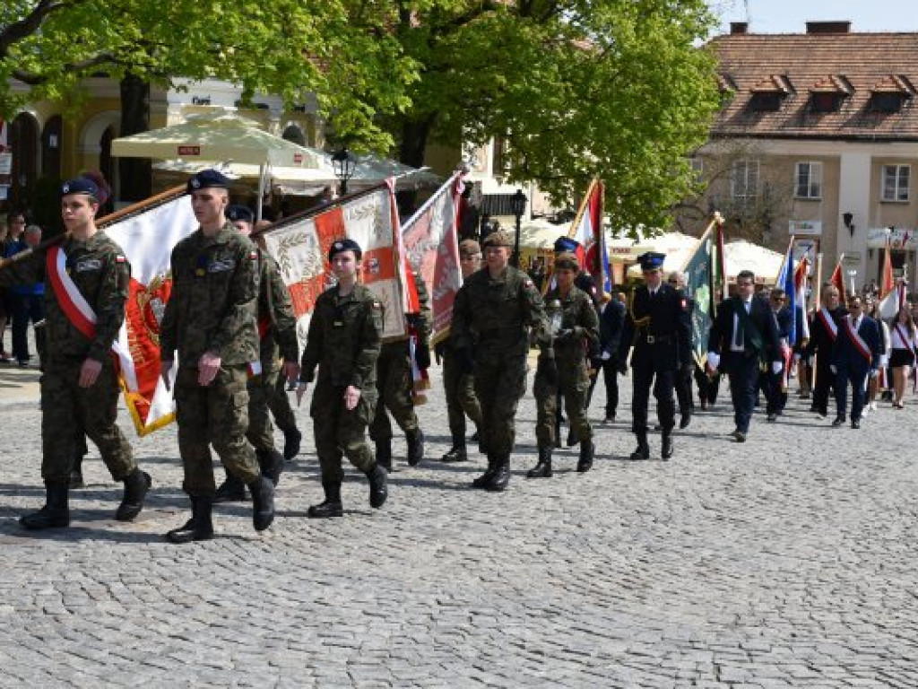 Obchody Narodowego Święta Trzeciego Maja w Sandomierzu. Modlitwa, uroczystość patriotyczna i pokazy kawaleryjskie [zdjęcia]