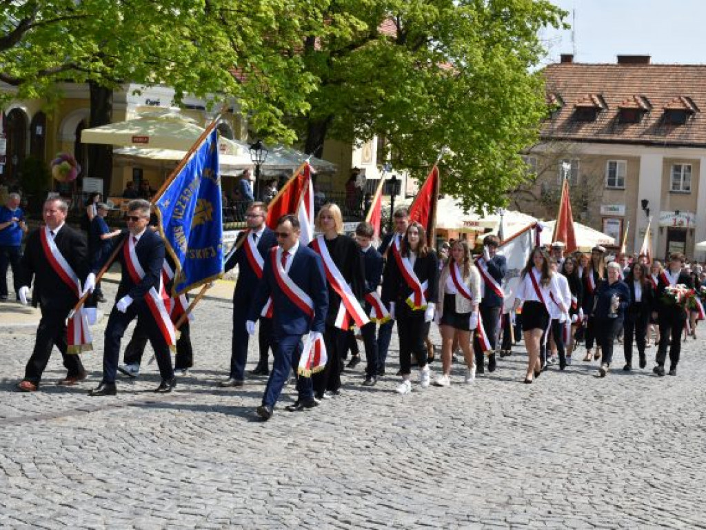 Obchody Narodowego Święta Trzeciego Maja w Sandomierzu. Modlitwa, uroczystość patriotyczna i pokazy kawaleryjskie [zdjęcia]