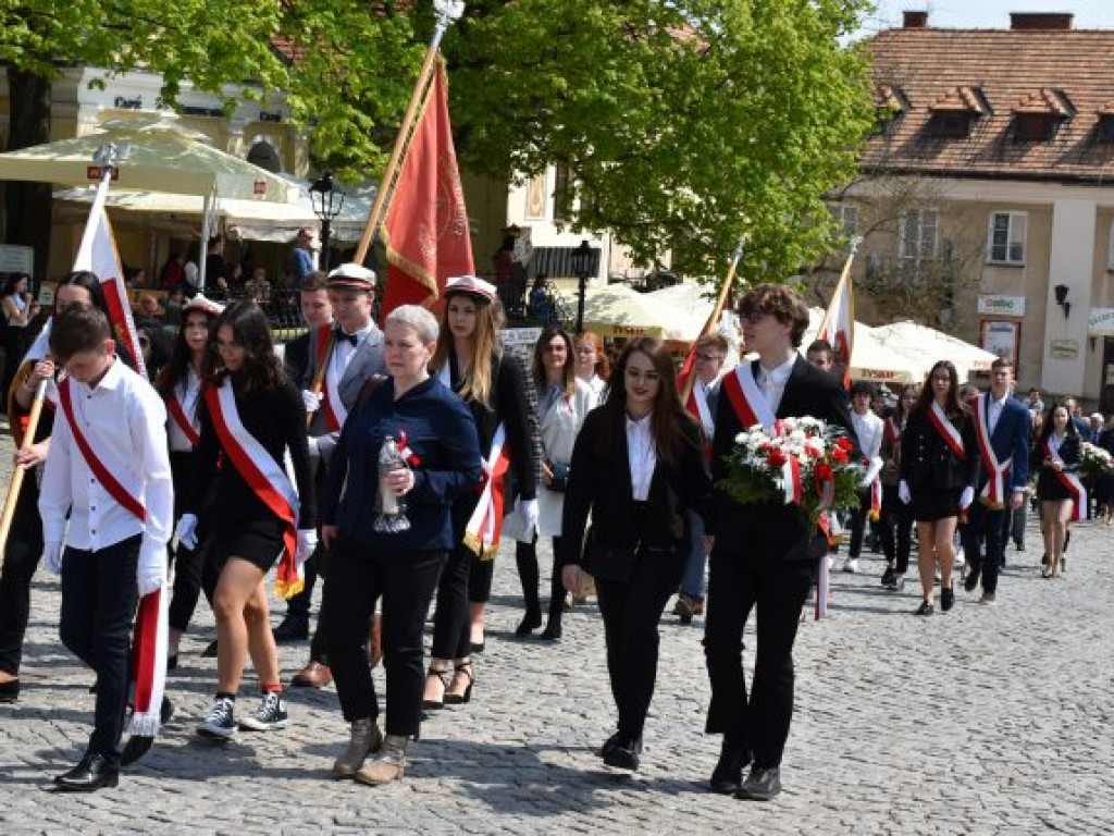 Obchody Narodowego Święta Trzeciego Maja w Sandomierzu. Modlitwa, uroczystość patriotyczna i pokazy kawaleryjskie [zdjęcia]