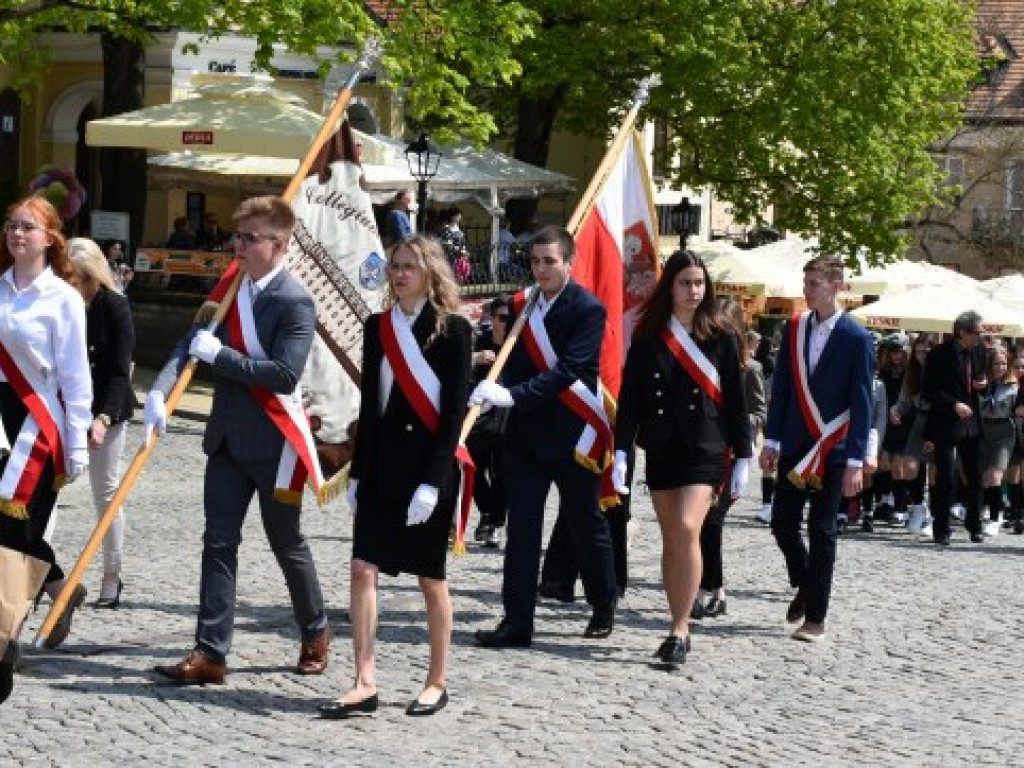 Obchody Narodowego Święta Trzeciego Maja w Sandomierzu. Modlitwa, uroczystość patriotyczna i pokazy kawaleryjskie [zdjęcia]