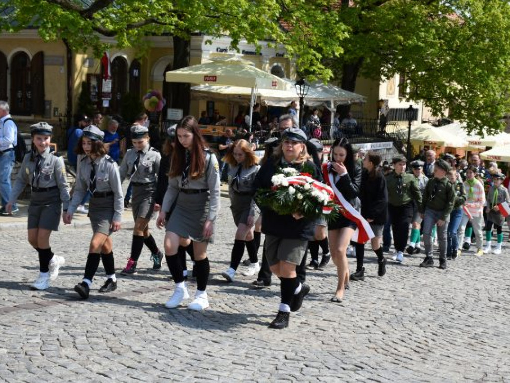 Obchody Narodowego Święta Trzeciego Maja w Sandomierzu. Modlitwa, uroczystość patriotyczna i pokazy kawaleryjskie [zdjęcia]