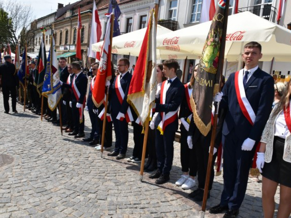 Obchody Narodowego Święta Trzeciego Maja w Sandomierzu. Modlitwa, uroczystość patriotyczna i pokazy kawaleryjskie [zdjęcia]