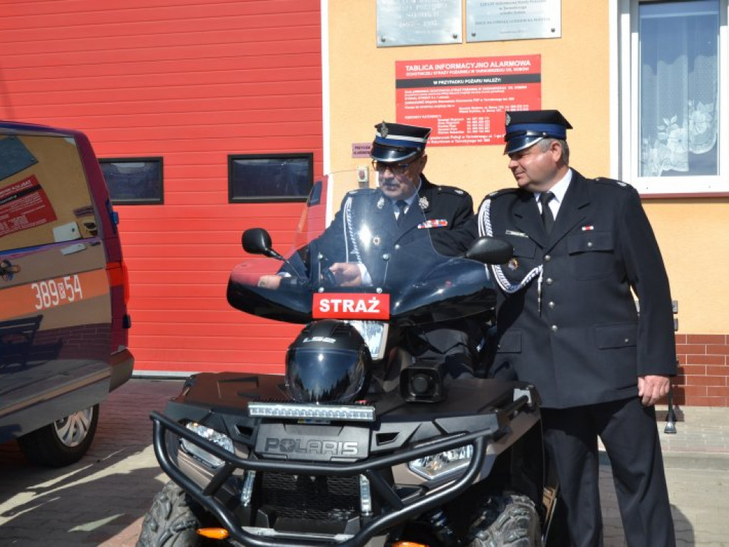 Sprzęt dla tarnobrzeskich strażaków w Dzień Strażaka [zdjęcia]