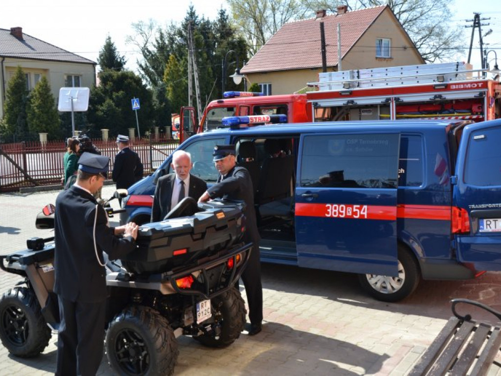 Sprzęt dla tarnobrzeskich strażaków w Dzień Strażaka [zdjęcia]