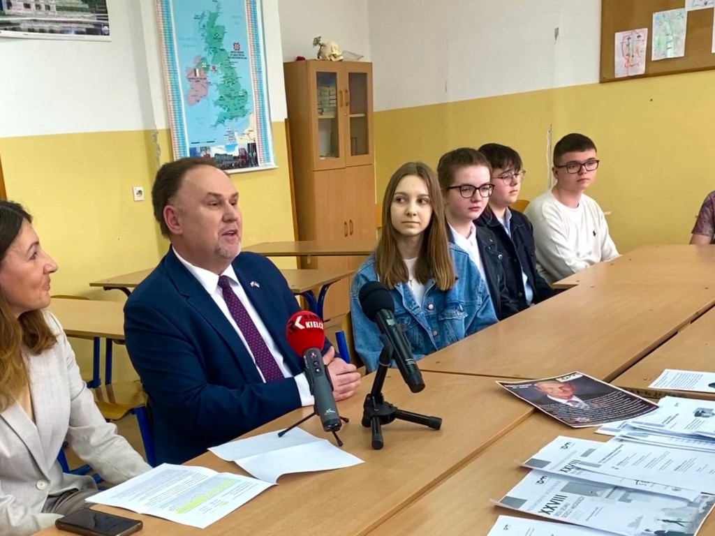 Uczniowie sandomierskiej 