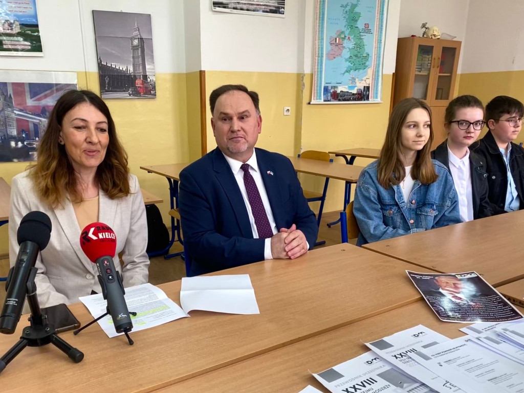 Uczniowie sandomierskiej 
