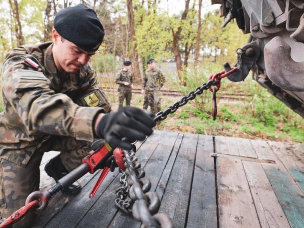 Czołgi jadą na Podkarpacie. Przerzut oddziałów 18 Dywizji Zmechanizowanej [zdjęcia]