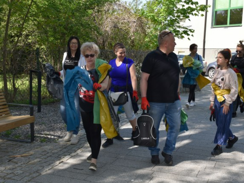Mieszkańcy wspólnie sprzątają Sandomierz