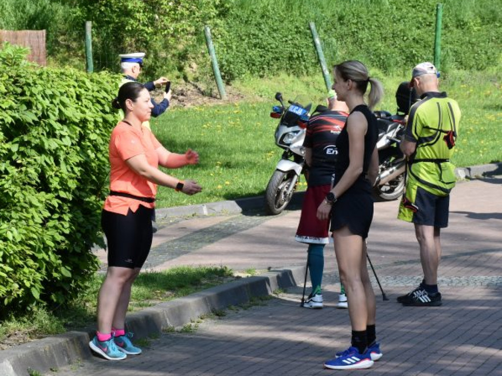 Pobiegli wśród kwitnących sadów [zdjęcia]