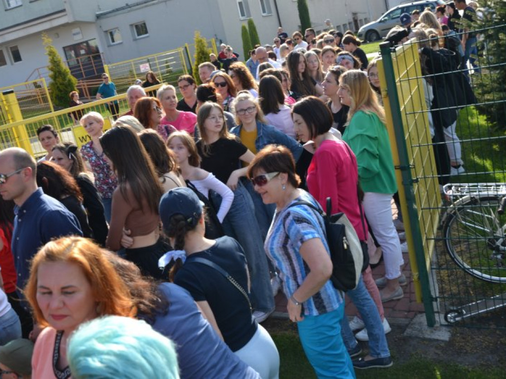Międzynarodowy performance na stadionie w Tarnobrzegu [zdjęcia] [wideo]