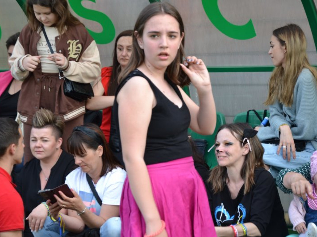 Międzynarodowy performance na stadionie w Tarnobrzegu [zdjęcia] [wideo]