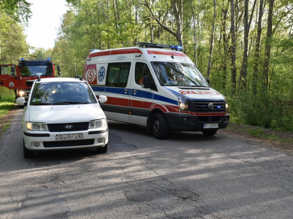 Groźny wypadek na drodze Dąbrowica - Chmielów [zdjęcia]