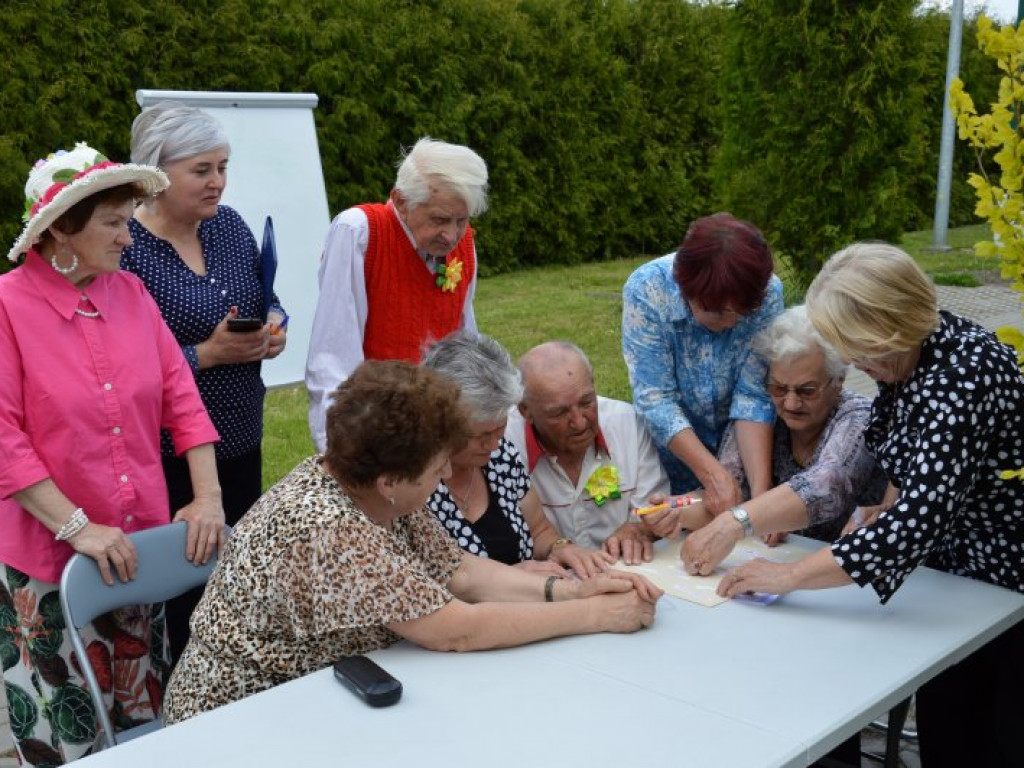 Majówka u seniorów w Maziarni k. Bojanowa [zdjęcia]