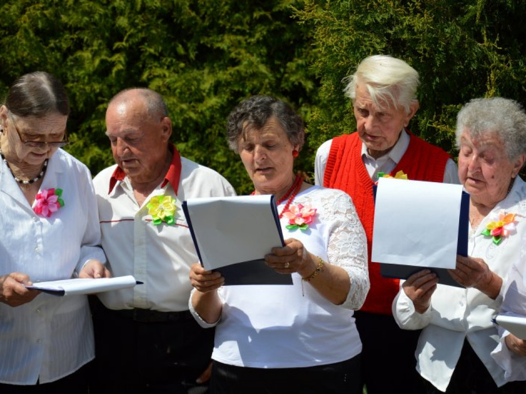 Majówka u seniorów w Maziarni k. Bojanowa [zdjęcia]