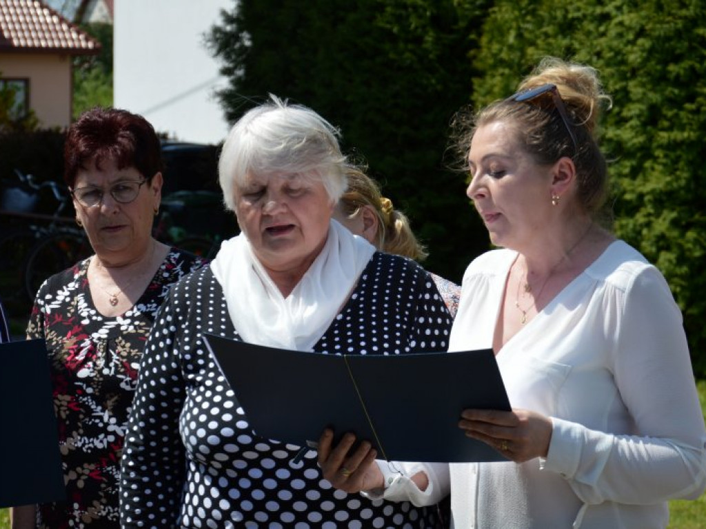 Majówka u seniorów w Maziarni k. Bojanowa [zdjęcia]