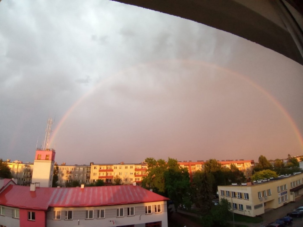 Tęcza nad Tarnobrzegiem. Zdjęcia naszych Czytelników [zdjęcia]