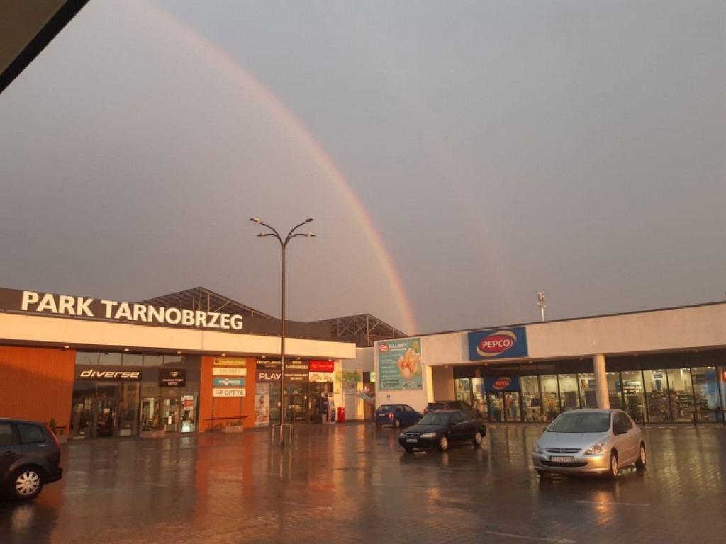 Tęcza nad Tarnobrzegiem. Zdjęcia naszych Czytelników [zdjęcia]