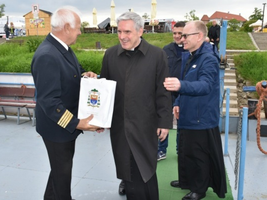Majówka na statku w Sandomierzu. W rejsie uczestniczył biskup Krzysztof Nitkiewicz [zdjęcia]