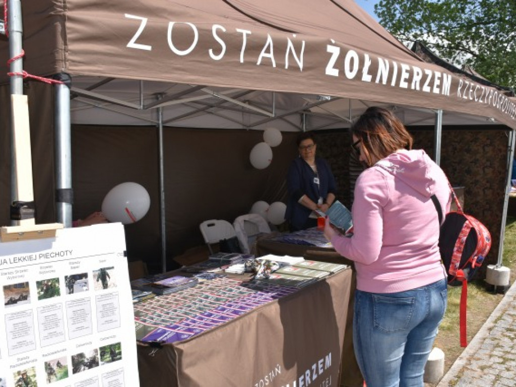 Wojsko zachęcało do służby. Pokazy sprzętu i inne atrakcje w Sandomierzu [zdjęcia]