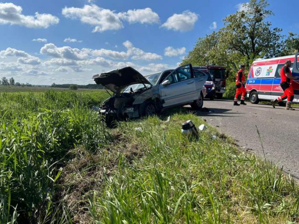 Poważny wypadek na drodze Stale - Alfredówka. Na miejsce leci helikopter LPR [zdjęcia]