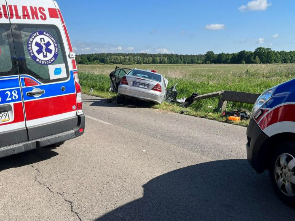 Poważny wypadek na drodze Stale - Alfredówka. Na miejsce leci helikopter LPR [zdjęcia]