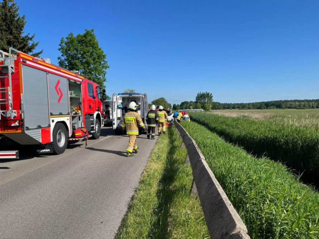 Poważny wypadek na drodze Stale - Alfredówka. Na miejsce leci helikopter LPR [zdjęcia]