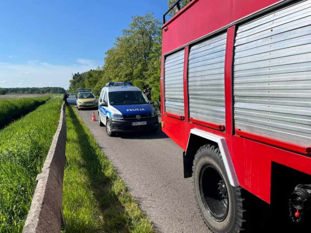 Poważny wypadek na drodze Stale - Alfredówka. Na miejsce leci helikopter LPR [zdjęcia]