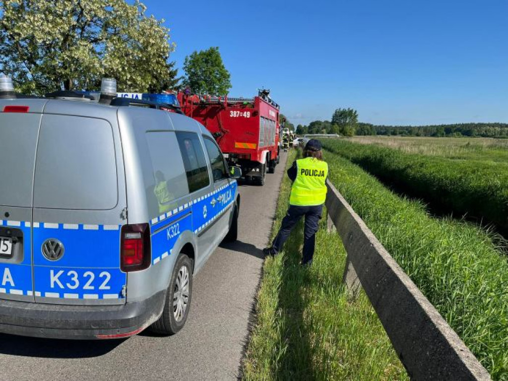 Poważny wypadek na drodze Stale - Alfredówka. Na miejsce leci helikopter LPR [zdjęcia]
