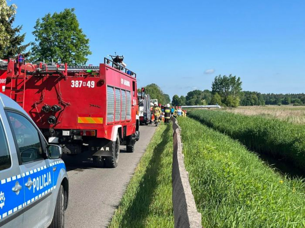 Poważny wypadek na drodze Stale - Alfredówka. Na miejsce leci helikopter LPR [zdjęcia]