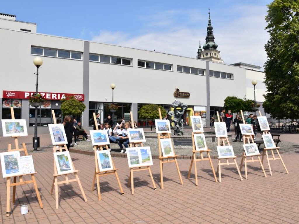 Trwa Eko-Dzień Dziecka na pl. Bartosza Głowackiego w Tarnobrzegu [zdjęcia]