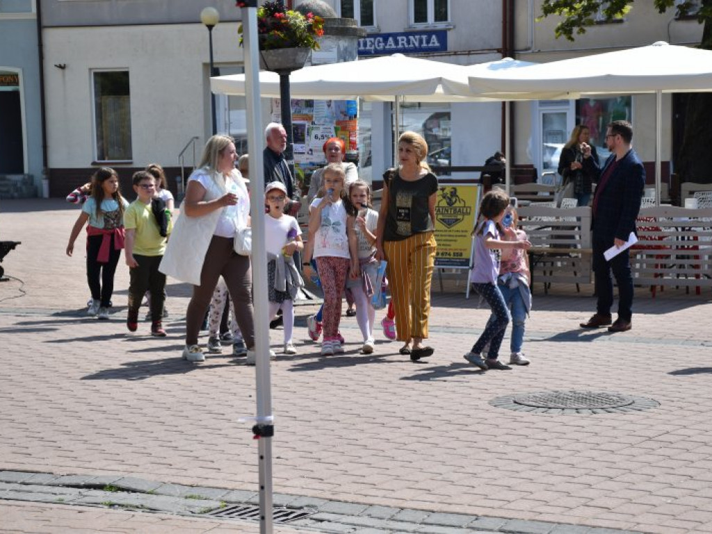 Trwa Eko-Dzień Dziecka na pl. Bartosza Głowackiego w Tarnobrzegu [zdjęcia]
