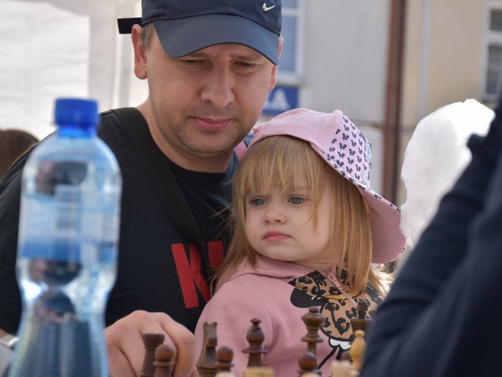 Trwa Eko-Dzień Dziecka na pl. Bartosza Głowackiego w Tarnobrzegu [zdjęcia]