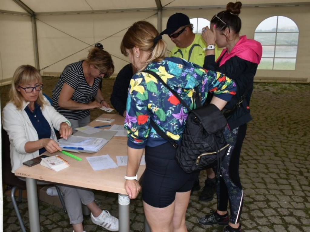 Rajd Papieski z biskupem na czele. Uczestnicy jadą z Sandomierza do Stanów Bojanowskich [zdjęcia]