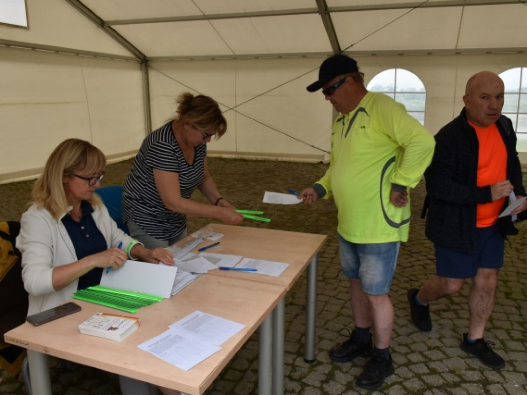 Rajd Papieski z biskupem na czele. Uczestnicy jadą z Sandomierza do Stanów Bojanowskich [zdjęcia]