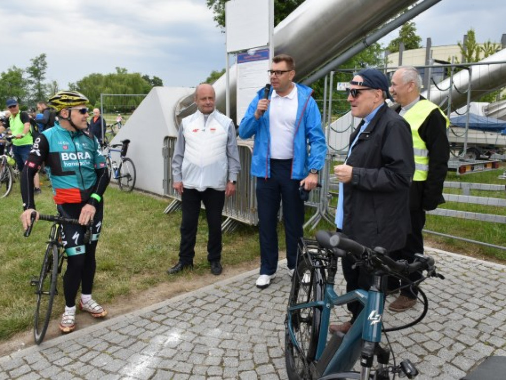 Rajd Papieski z biskupem na czele. Uczestnicy jadą z Sandomierza do Stanów Bojanowskich [zdjęcia]