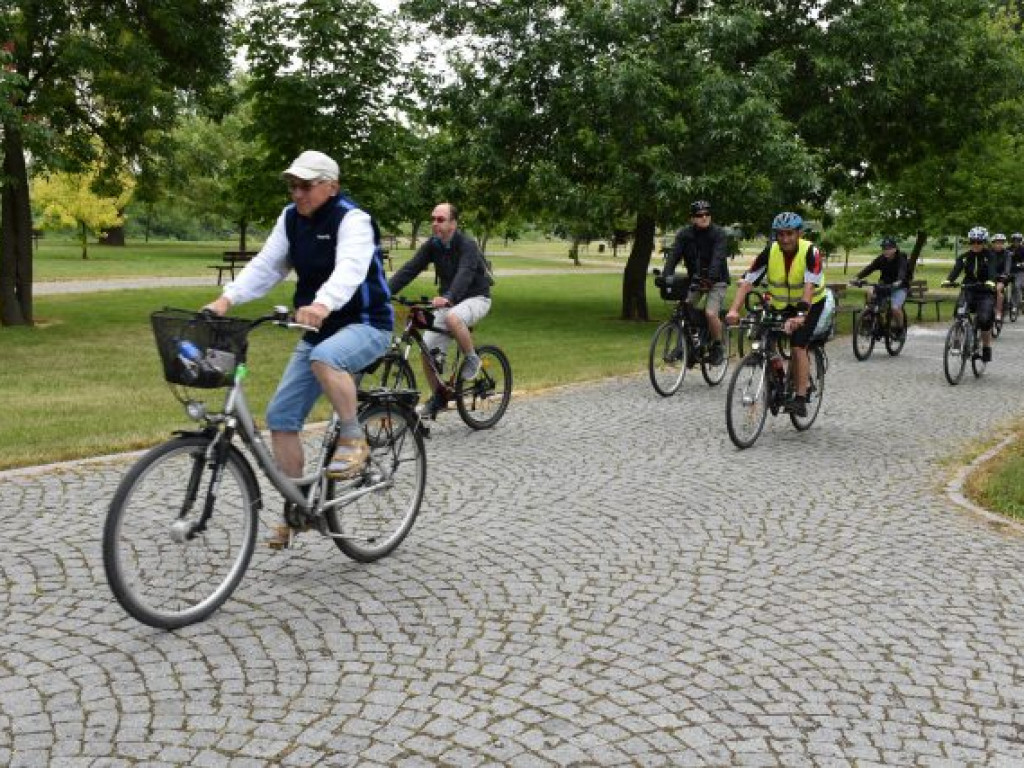 Rajd Papieski z biskupem na czele. Uczestnicy jadą z Sandomierza do Stanów Bojanowskich [zdjęcia]