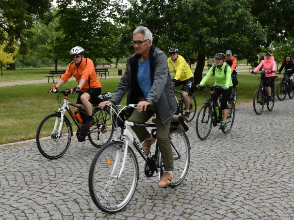 Rajd Papieski z biskupem na czele. Uczestnicy jadą z Sandomierza do Stanów Bojanowskich [zdjęcia]