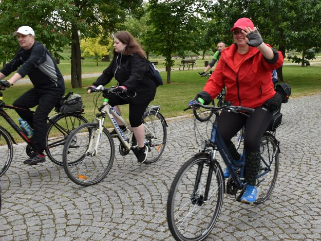 Rajd Papieski z biskupem na czele. Uczestnicy jadą z Sandomierza do Stanów Bojanowskich [zdjęcia]