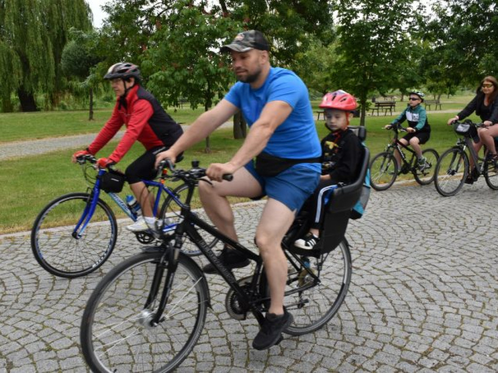 Rajd Papieski z biskupem na czele. Uczestnicy jadą z Sandomierza do Stanów Bojanowskich [zdjęcia]