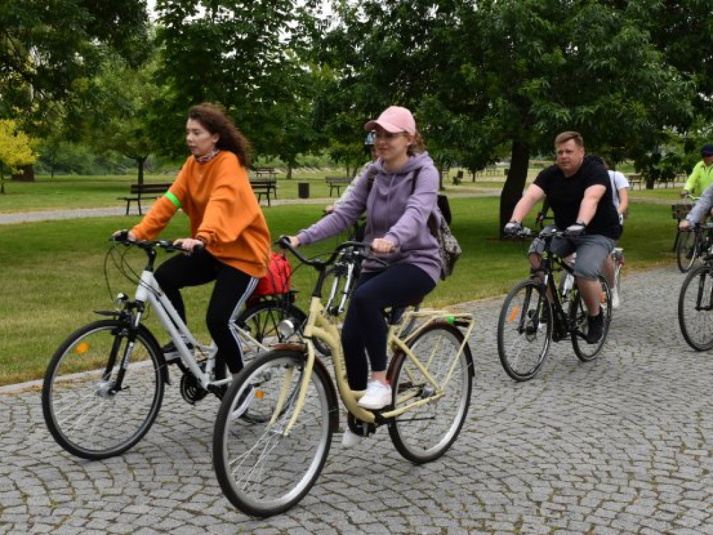 Rajd Papieski z biskupem na czele. Uczestnicy jadą z Sandomierza do Stanów Bojanowskich [zdjęcia]
