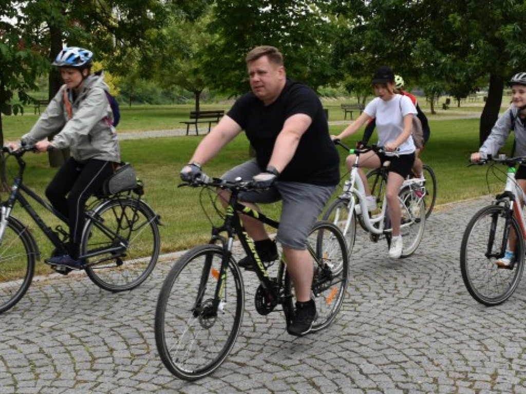 Rajd Papieski z biskupem na czele. Uczestnicy jadą z Sandomierza do Stanów Bojanowskich [zdjęcia]