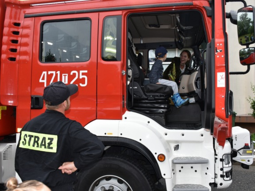 Nowy plac zabaw i inne atrakcje w prezencie dla najmłodszych sandomierzan [zdjęcia]