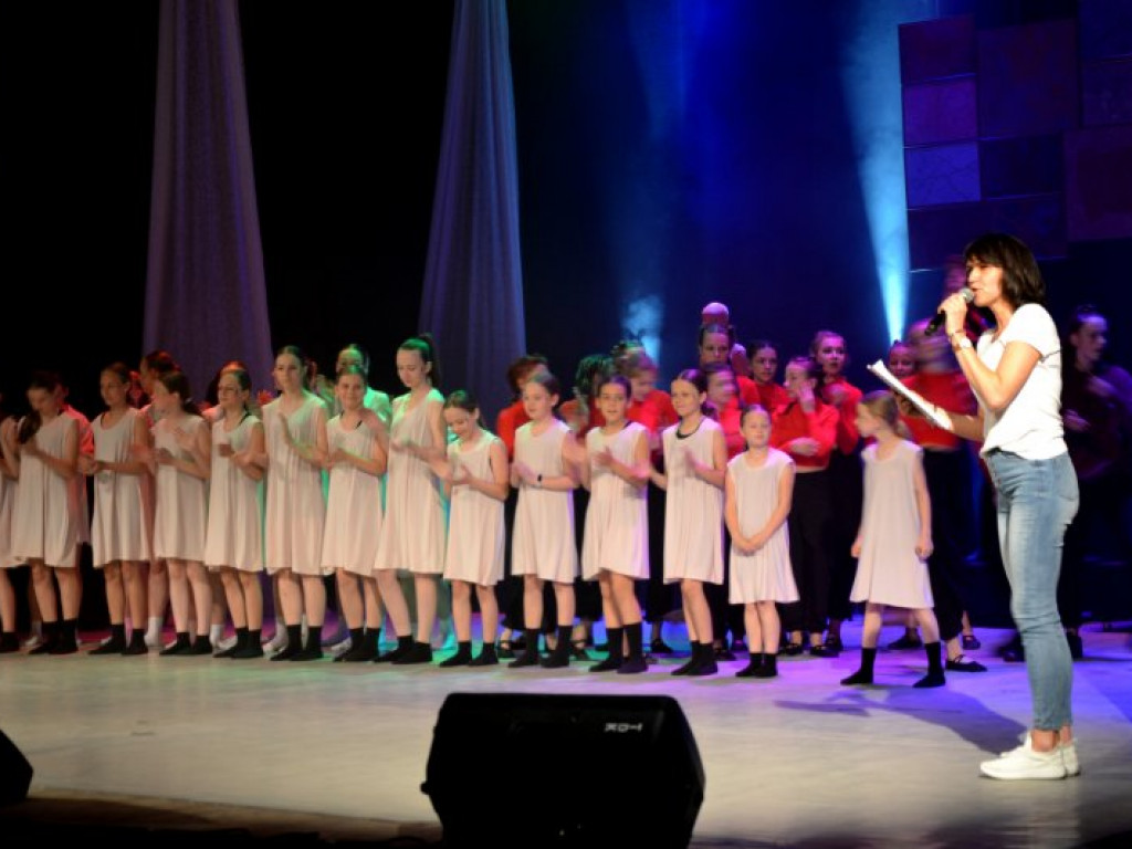 Taneczne popisy na scenie Tarnobrzeskiego Domu Kultury [zdjęcia]