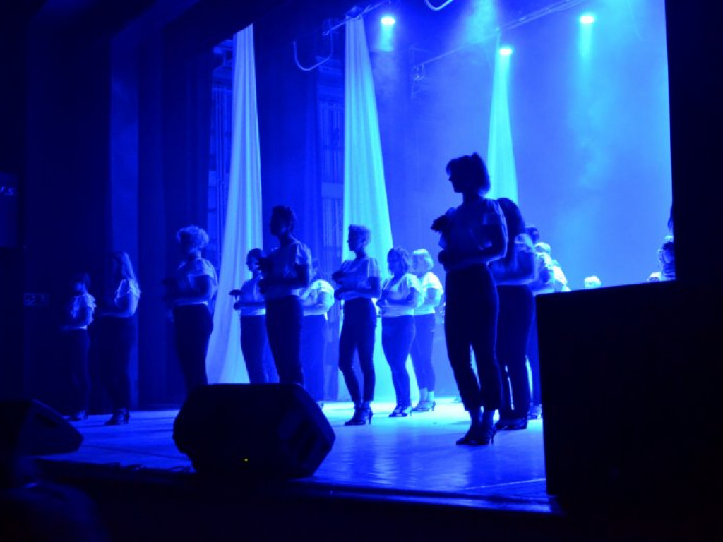 Taneczne popisy na scenie Tarnobrzeskiego Domu Kultury [zdjęcia]